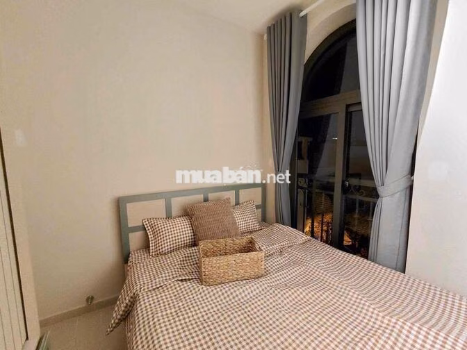 Căn hộ 2pn bancol full nội thất, thang máy, bảo vệ, gần quận 1