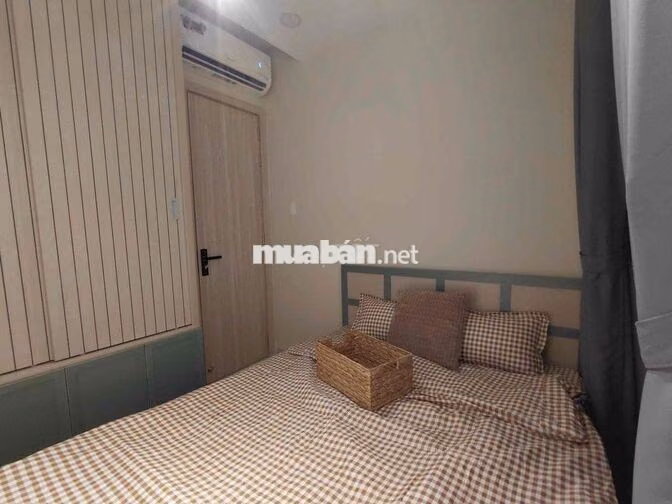 Căn hộ 2pn bancol full nội thất, thang máy, bảo vệ, gần quận 1