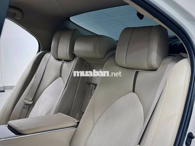 🚘 Toyota Camry 2.5 Hybrid 2022 Trắng Ngọc Trai