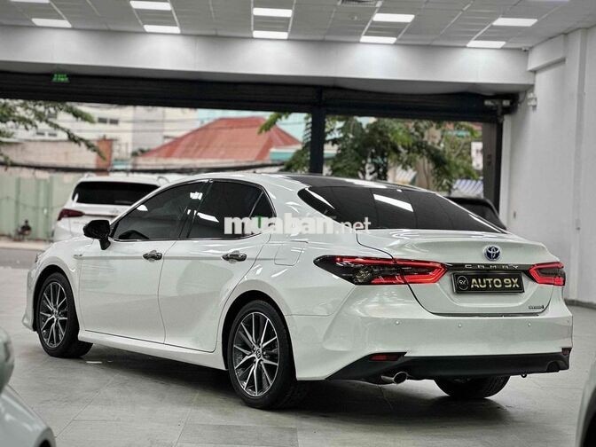 🚘 Toyota Camry 2.5 Hybrid 2022 Trắng Ngọc Trai