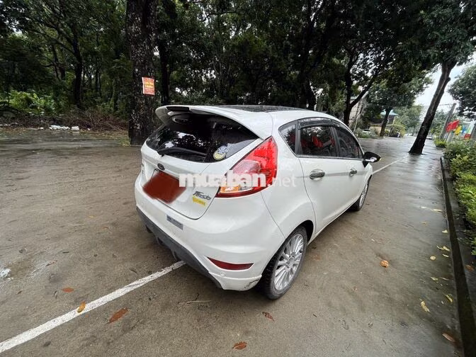 Ford Fiesta hatchback 2016 1.0 full option Trắng