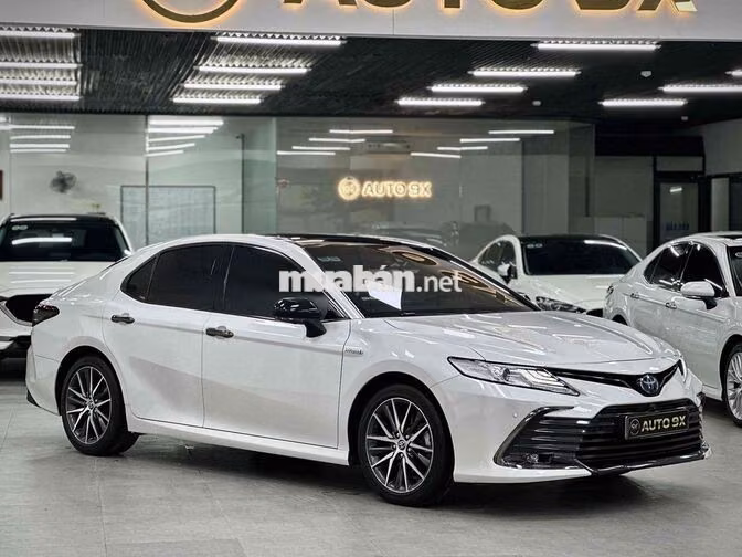 🚘 Toyota Camry 2.5 Hybrid 2022 Trắng Ngọc Trai