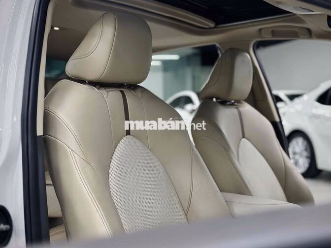🚘 Toyota Camry 2.5 Hybrid 2022 Trắng Ngọc Trai
