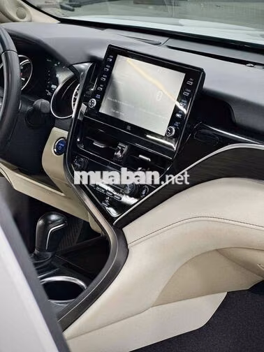 🚘 Toyota Camry 2.5 Hybrid 2022 Trắng Ngọc Trai