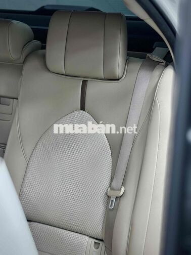 🚘 Toyota Camry 2.5 Hybrid 2022 Trắng Ngọc Trai