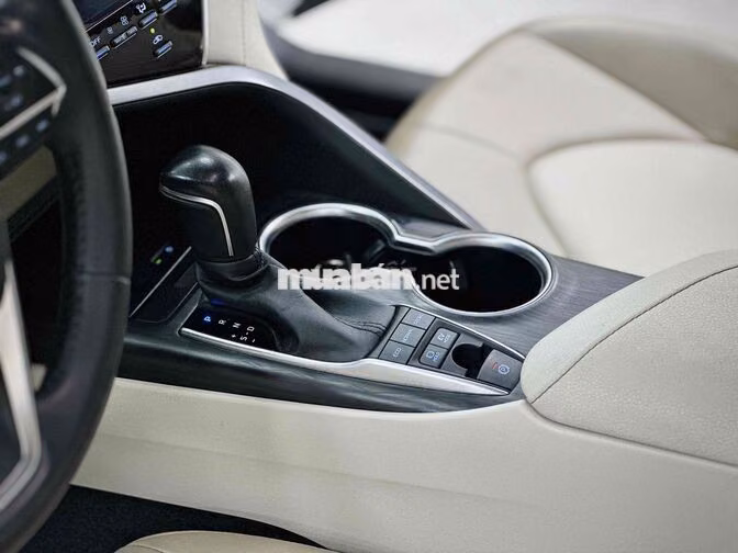 🚘 Toyota Camry 2.5 Hybrid 2022 Trắng Ngọc Trai