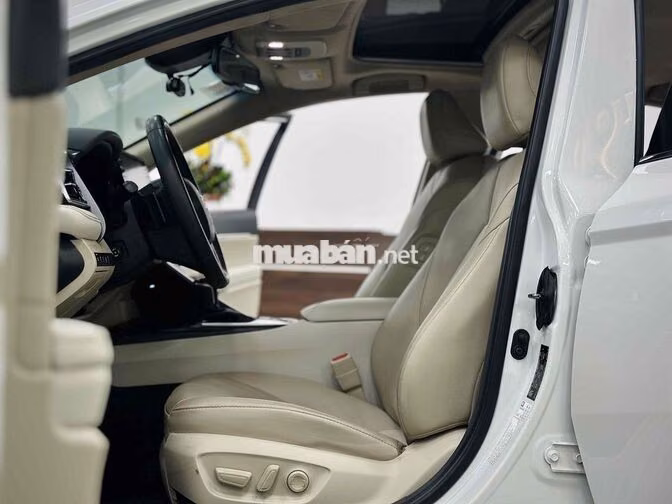 🚘 Toyota Camry 2.5 Hybrid 2022 Trắng Ngọc Trai