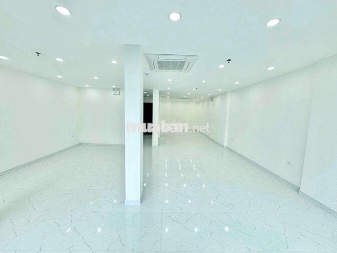 Chính chủ cho thuê văn phòng tại Nam Đồng 90m2 16t view hồ đắc di