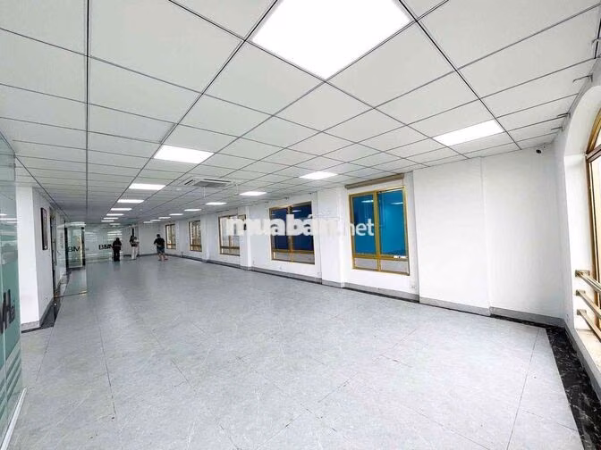 Cho thuê văn phòng tại Thái Hà 200m2 giá chỉ 35t giá cực rẻ