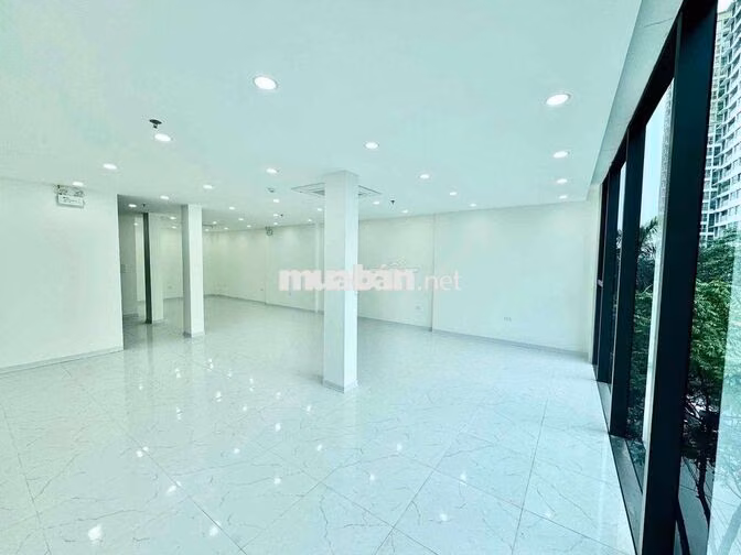 Chính chủ cho thuê văn phòng tại Nam Đồng 90m2 16t view hồ đắc di