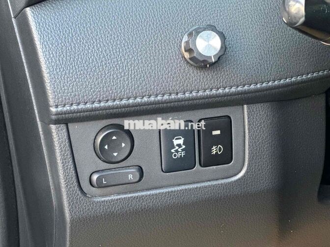 Mitsubishi Xpander 1.5 MT 2020 Đen 7 chỗ
