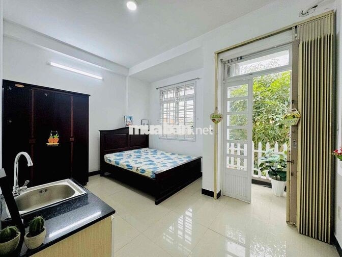 PHÒNG DẠNG STUDIO BAN CÔNG SIÊU THOÁNG MÁT NGAY SÁT BÊN ĐH VĂN LANG