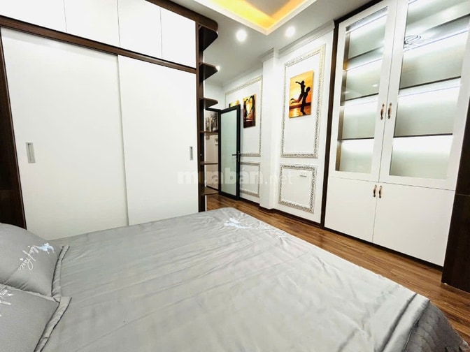 Cho thuê nhà đẹp 32m x 5 tầng gồm 3 ngủ ở gần Phố Vân Đồn - HBT, HN