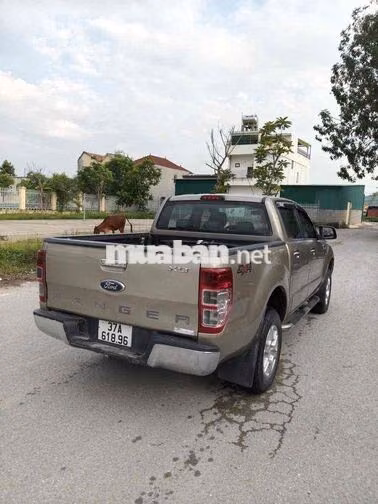 Bán tải Ford Ranger 2 cầu đẹp xuất sắc