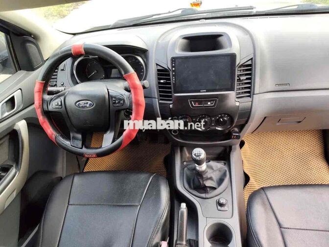 Bán tải Ford Ranger 2 cầu đẹp xuất sắc