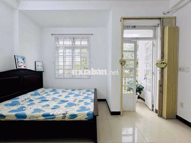PHÒNG DẠNG STUDIO BAN CÔNG SIÊU THOÁNG MÁT NGAY SÁT BÊN ĐH VĂN LANG