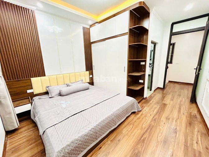 Cho thuê nhà đẹp 32m x 5 tầng gồm 3 ngủ ở gần Phố Vân Đồn - HBT, HN