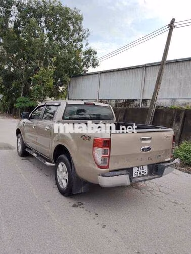 Bán tải Ford Ranger 2 cầu đẹp xuất sắc