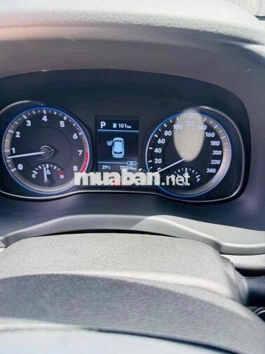 Hyundai Kona 2.0 Đặc biệt Tự động Xăng 79000 km Đỏ
