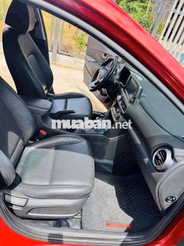 Hyundai Kona 2.0 Đặc biệt Tự động Xăng 79000 km Đỏ