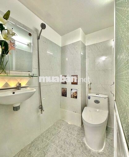 Nhà trọ full nội thất ban công gần Chợ đầu mối HM, ĐH Huflit