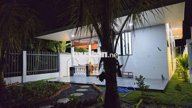 NHÀ VƯỜN KIÊN CỐ TẠI TRUNG TÂM TPBTRE OTO 7C VIVU