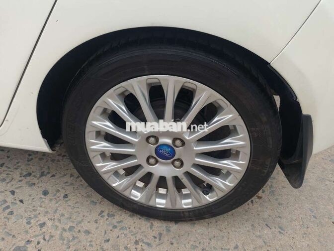 Ford Fiesta 1.5 AT 2014 Trắng Tự động