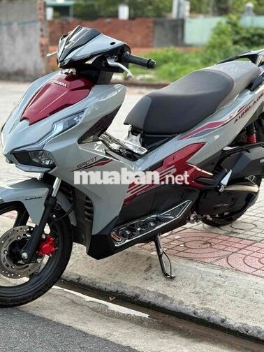 Honda Air Blade 125 2024 Xám đỏ 800km bs 72 9c ký
