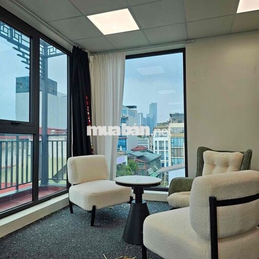 Cho thuê văn phòng tại Huỳnh Thúc Kháng 140m2 giá chỉ 25t full kính