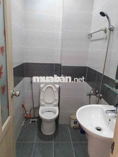 PHÒNG SẠCH ĐẸP – BAO NƯỚC, INTERNET – TRUNG TÂM TIỆN ÍCH