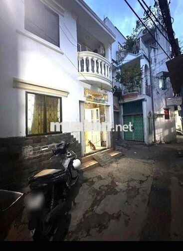 Cho thuê nhà nguyên căn.(dt:5x9m 3pn2wc) chu văn an p12 BT