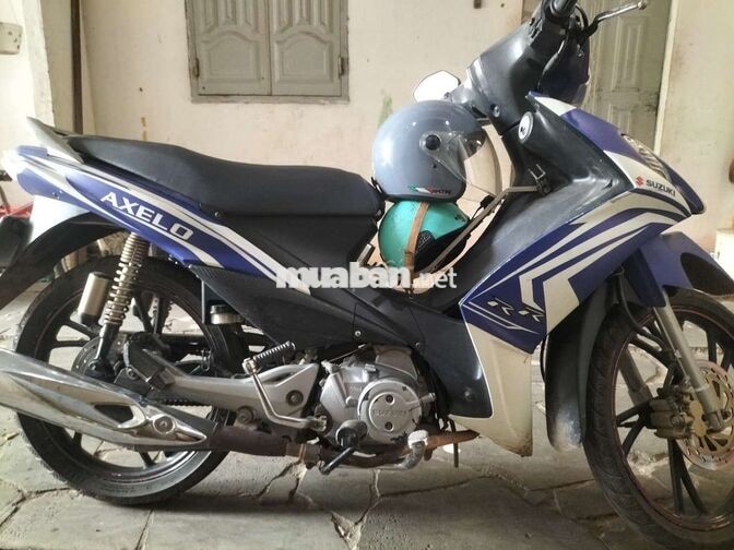 Suzuki Axelo Xanh trắng