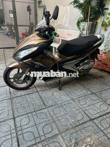 Nhà đi Honda Air Blade 2014 125cc Vàng BSTP