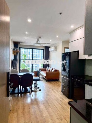 Cần bán  2 ngủ 55m Tầng Trung giá 3.5 TỶ   Vinhomes Smairt city