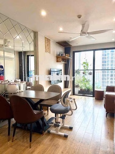 Cần bán  2 ngủ 55m Tầng Trung giá 3.5 TỶ   Vinhomes Smairt city