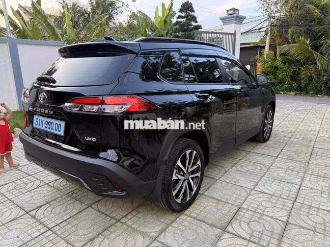 Toyota Corolla Cross 1.8V 2025 Đen 12.000 km