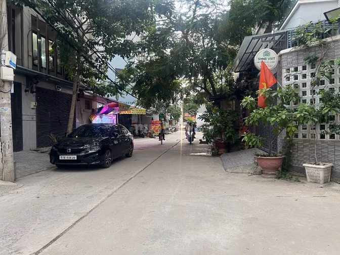 Căn hộ dịch vụ 5 tầng ngay Đại học Văn Lang - thu nhập 50tr/tháng - Hẻ