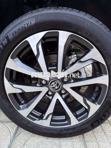 Toyota Corolla Cross 1.8V 2025 Đen 12.000 km
