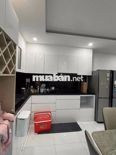 Nhà phố nguyên căn Đầy đủ nội thất Thị Trấn NB giá 10tr