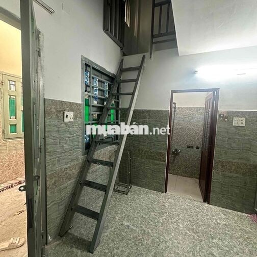 Cho thuê nhà trọ diện tích ngang 4m dài 4m5 có gác đổ bê tông.