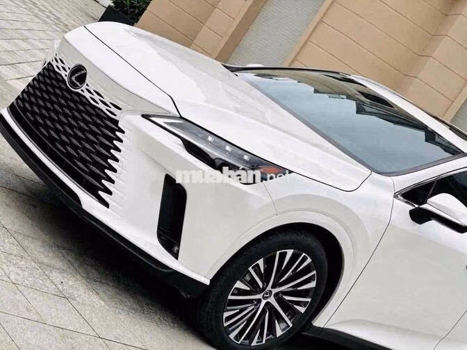 Lexus RX350 Premium 2025 trắng odo 9.700 km