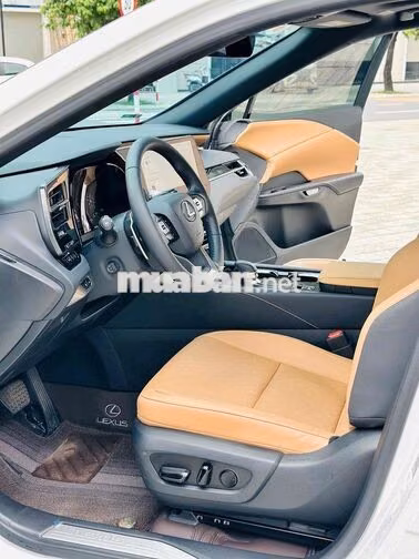 Lexus RX350 Premium 2025 trắng odo 9.700 km