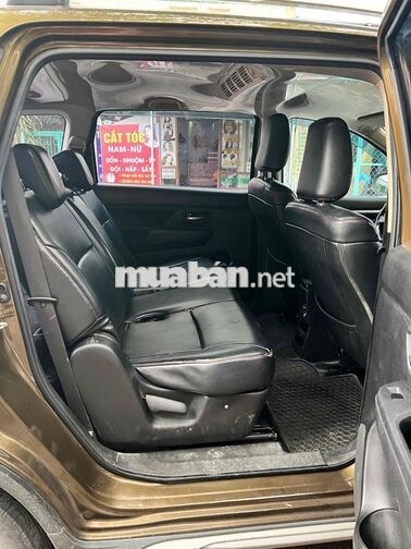 Suzuki XL7 7 chỗ màu Nâu