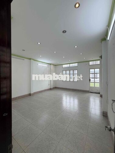 MẶT TIỀN VÕ VĂN NGÂN KINH DOANH/ Ở