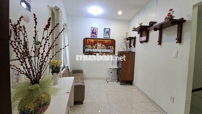 HƠN 5 TỶ, NHÀ KHU VIP BÌNH THỌ NGÃ TƯ THỦ ĐỨC, CÓ 3 TẦNG, BÃI XE Ô TÔ