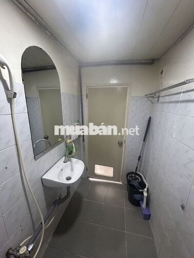 Phòng cho thuê Quận 3, DT 19 m2, có Máy lạnh (gần HaDo Centrosa)