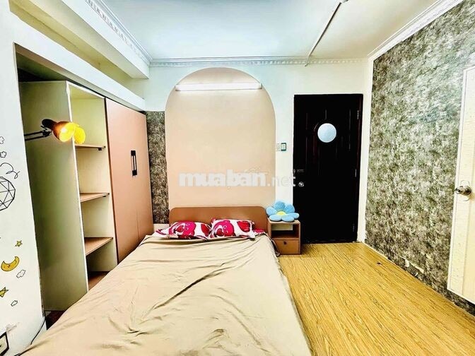 Studio ngay vòng xoay Lê Đại Hành 30/9 trống