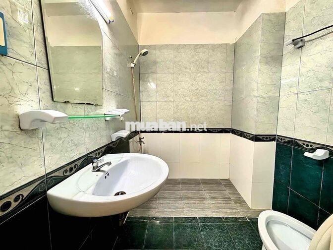 Studio ngay vòng xoay Lê Đại Hành 30/9 trống