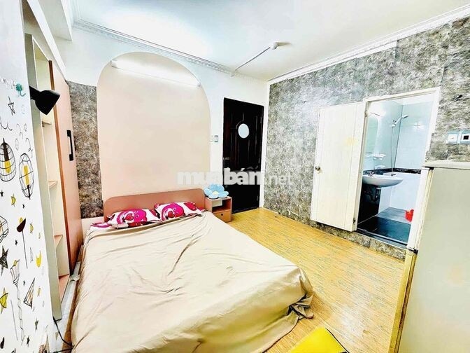 Studio ngay vòng xoay Lê Đại Hành 30/9 trống