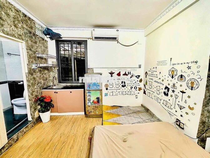 Studio ngay vòng xoay Lê Đại Hành 30/9 trống